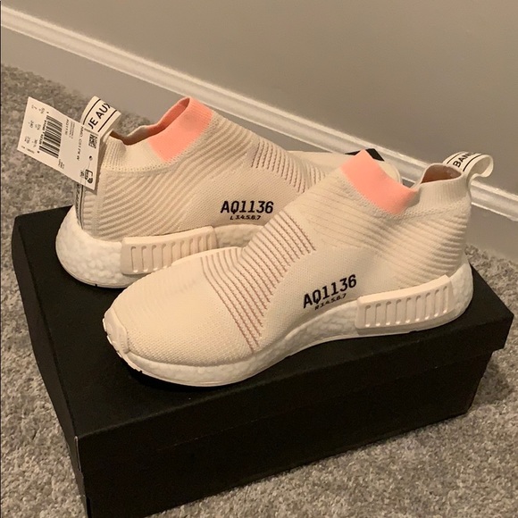 adidas Shoes - Adidas Size 7 Originals Sneakers